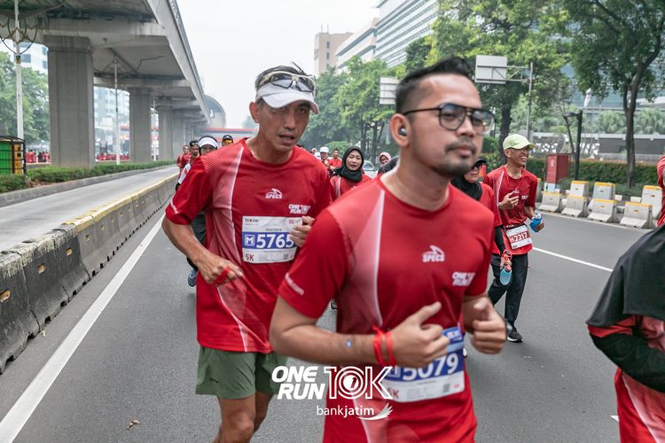 Race photo from ONE RUN 10 K