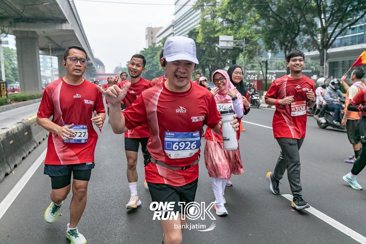 Race photo from ONE RUN 10 K