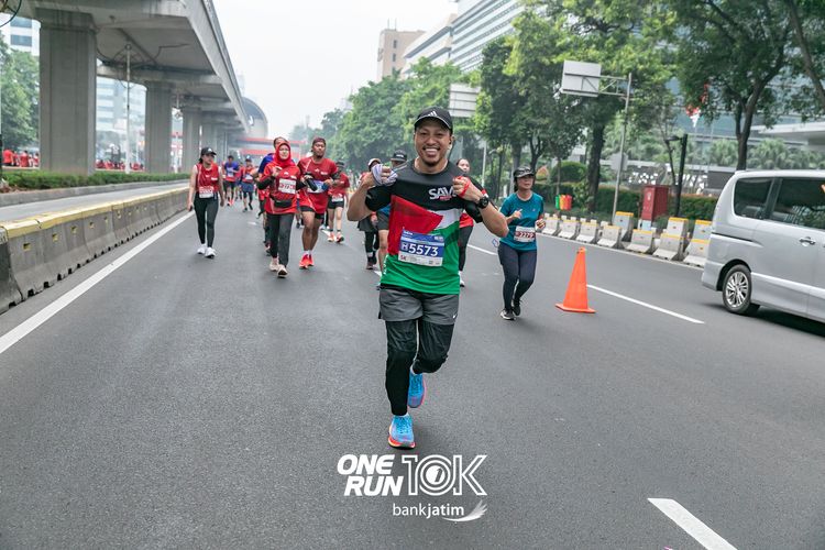 Race photo from ONE RUN 10 K