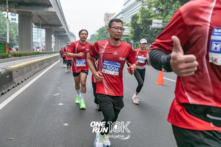 Race photo from ONE RUN 10 K