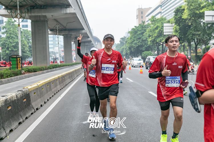 Race photo from ONE RUN 10 K