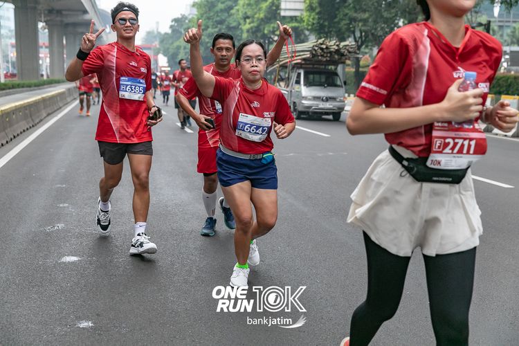 Race photo from ONE RUN 10 K