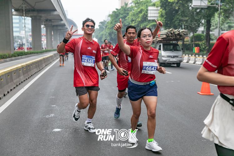 Race photo from ONE RUN 10 K