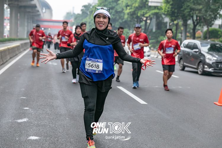 Race photo from ONE RUN 10 K