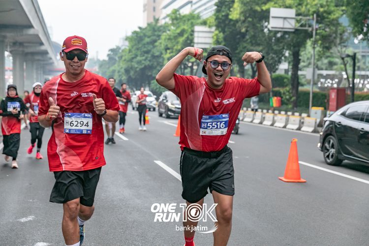 Race photo from ONE RUN 10 K