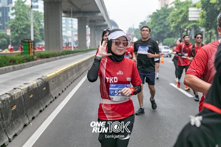 Race photo from ONE RUN 10 K