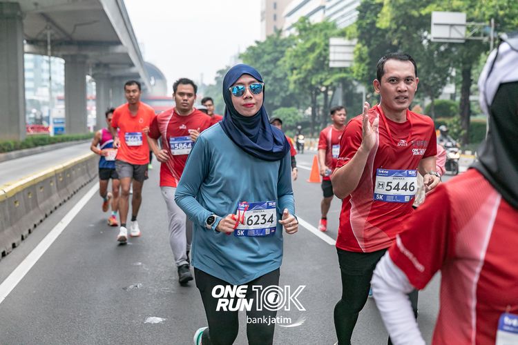 Race photo from ONE RUN 10 K