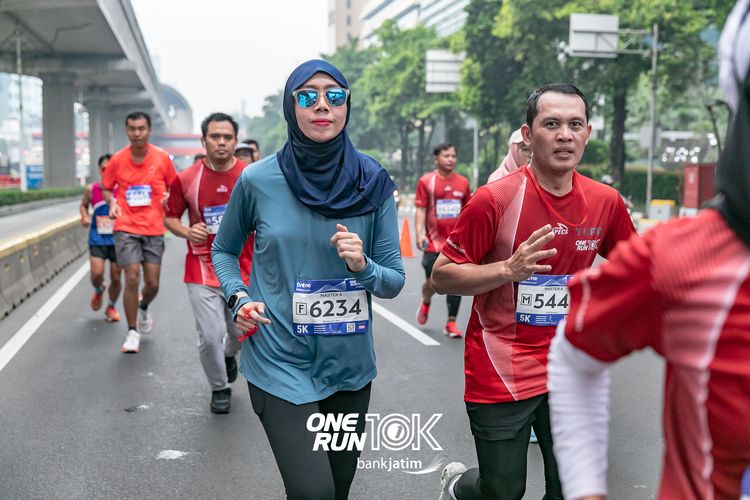 Race photo from ONE RUN 10 K