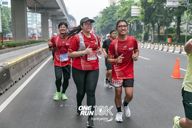 Race photo from ONE RUN 10 K