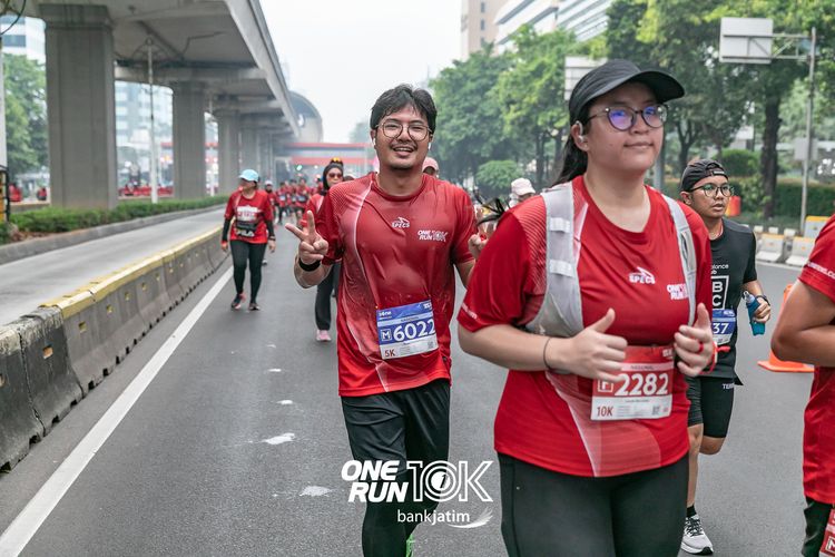 Race photo from ONE RUN 10 K
