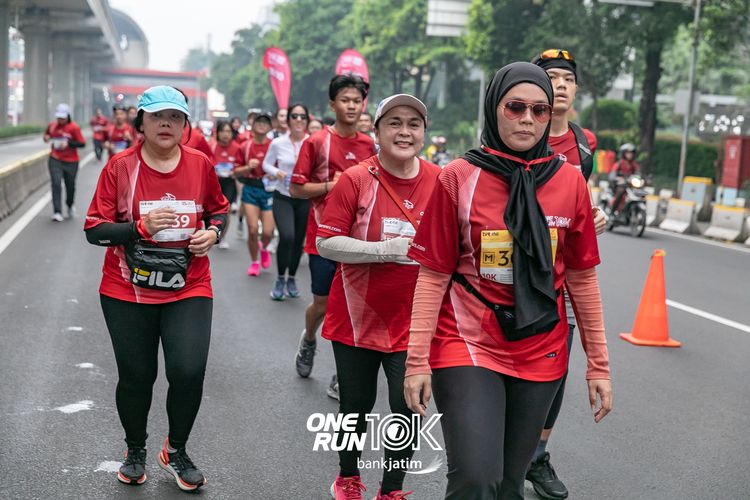 Race photo from ONE RUN 10 K