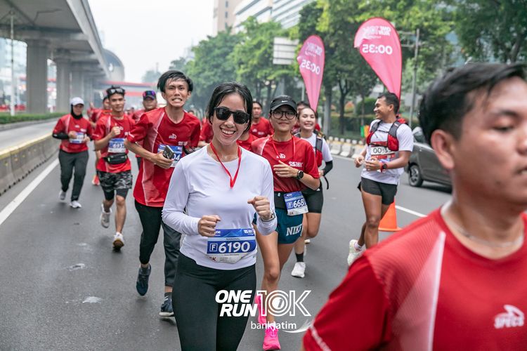 Race photo from ONE RUN 10 K