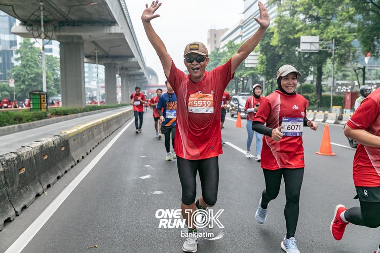 Race photo from ONE RUN 10 K
