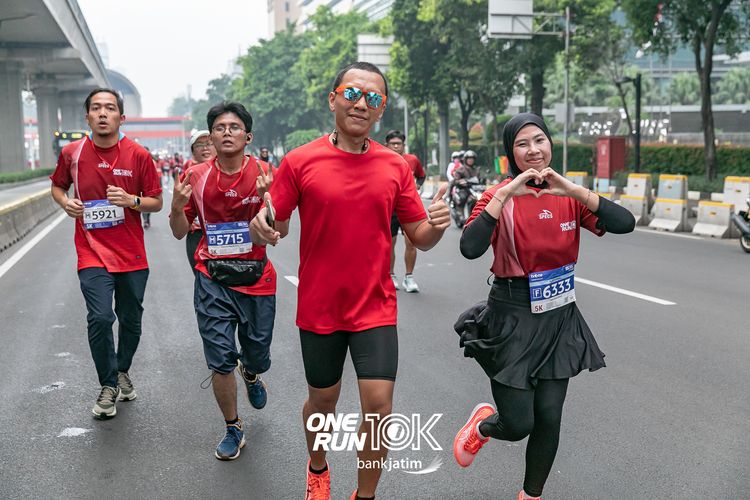 Race photo from ONE RUN 10 K