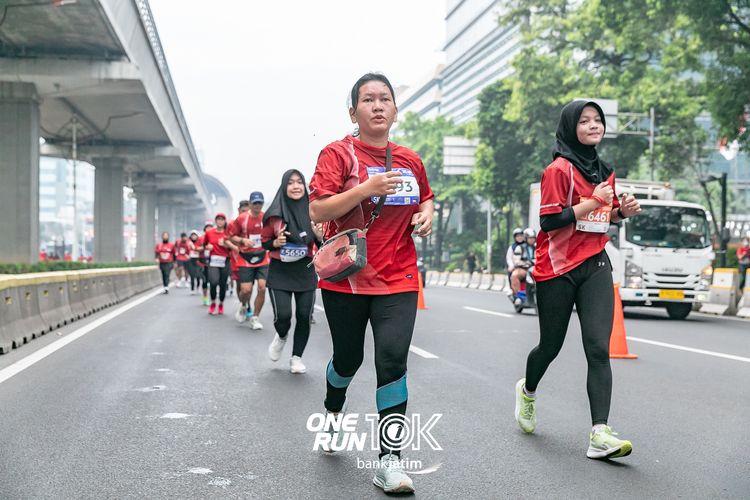 Race photo from ONE RUN 10 K