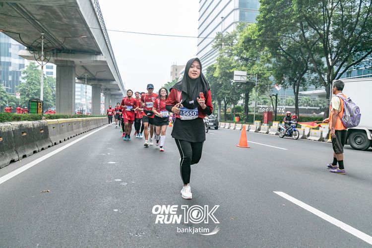 Race photo from ONE RUN 10 K