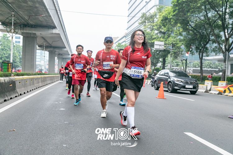 Race photo from ONE RUN 10 K