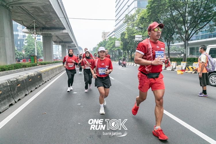 Race photo from ONE RUN 10 K