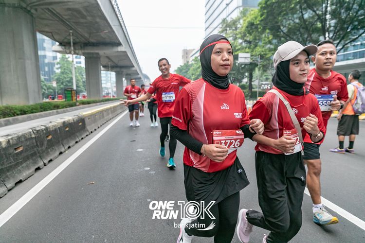 Race photo from ONE RUN 10 K
