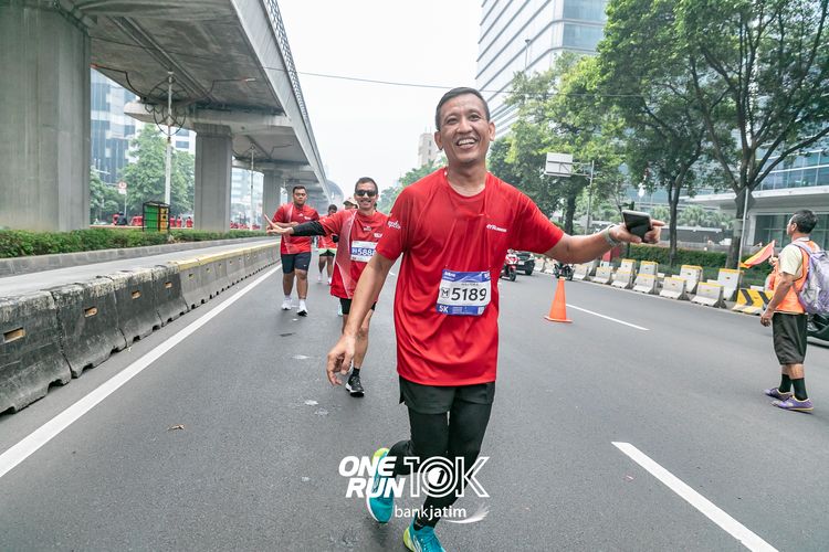Race photo from ONE RUN 10 K