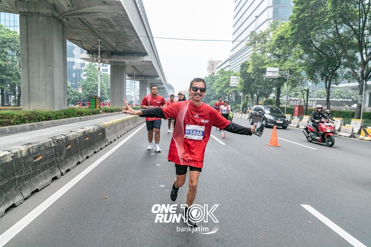 Race photo from ONE RUN 10 K