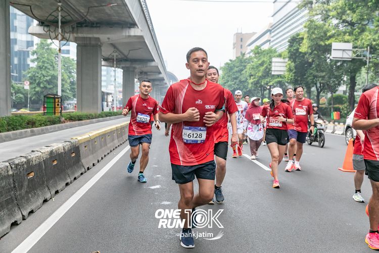 Race photo from ONE RUN 10 K
