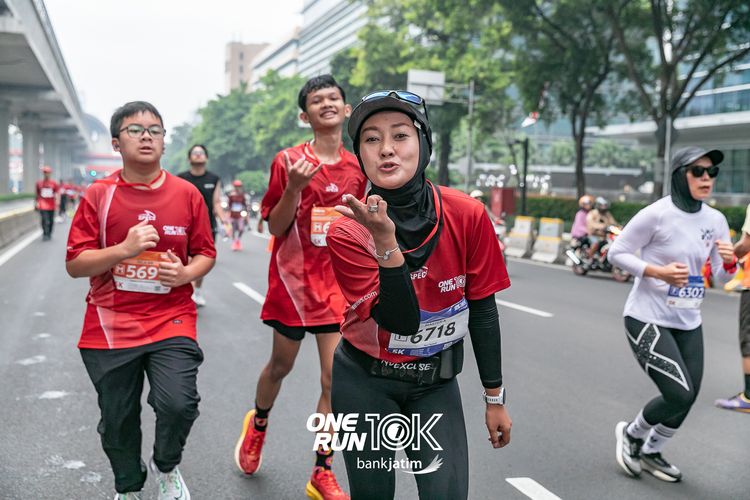 Race photo from ONE RUN 10 K