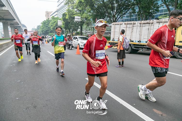 Race photo from ONE RUN 10 K