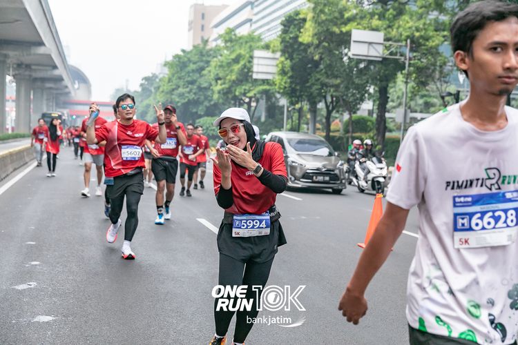 Race photo from ONE RUN 10 K