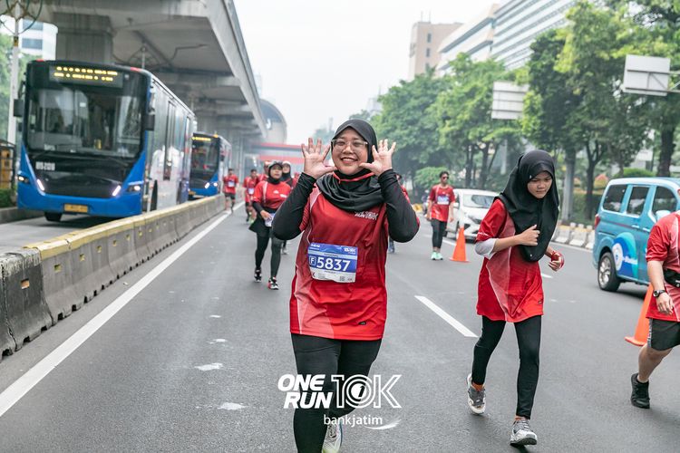 Race photo from ONE RUN 10 K