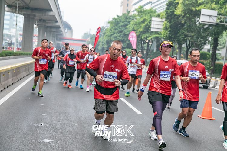 Race photo from ONE RUN 10 K
