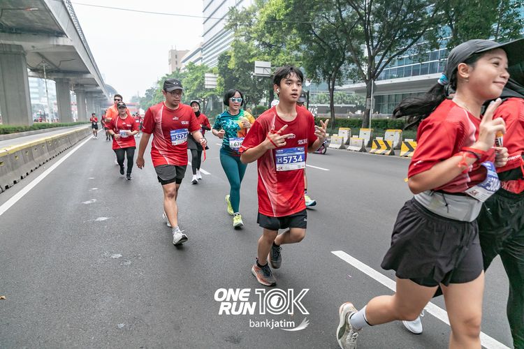 Race photo from ONE RUN 10 K