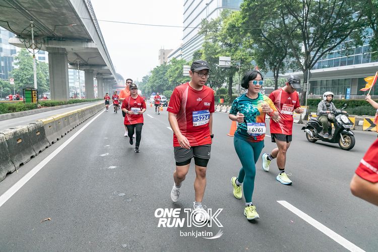 Race photo from ONE RUN 10 K
