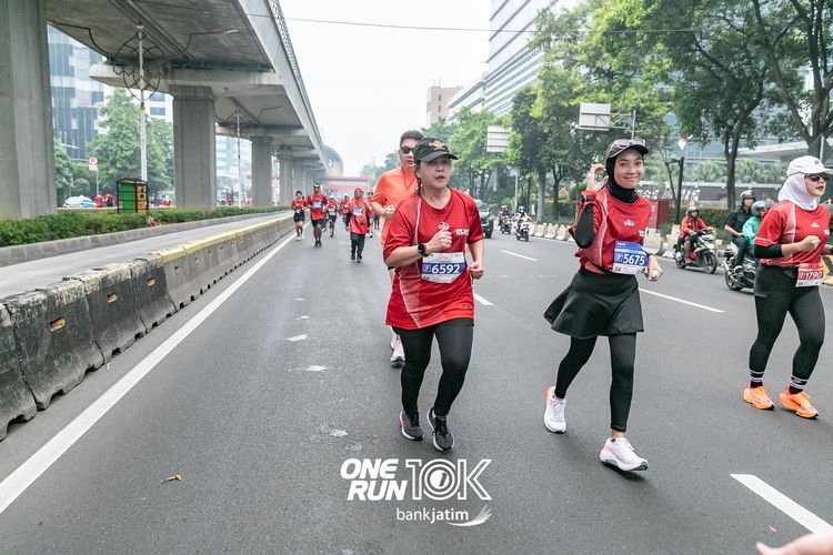 Race photo from ONE RUN 10 K