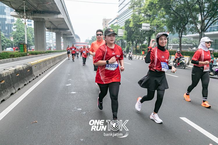 Race photo from ONE RUN 10 K