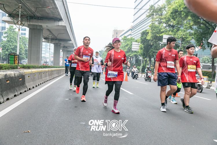 Race photo from ONE RUN 10 K