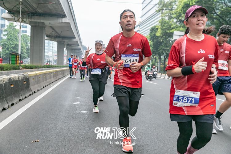 Race photo from ONE RUN 10 K