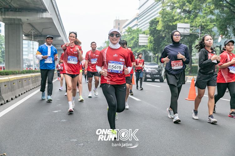 Race photo from ONE RUN 10 K