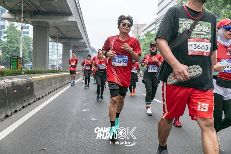 Race photo from ONE RUN 10 K