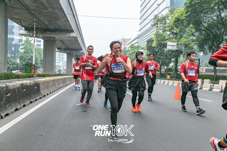 Race photo from ONE RUN 10 K
