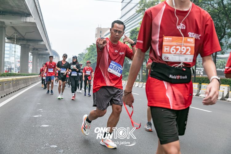 Race photo from ONE RUN 10 K
