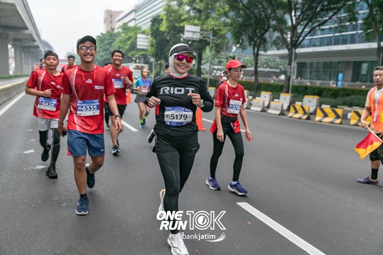 Race photo from ONE RUN 10 K