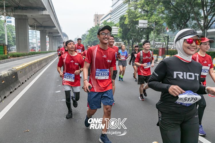 Race photo from ONE RUN 10 K