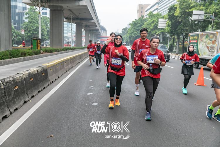 Race photo from ONE RUN 10 K
