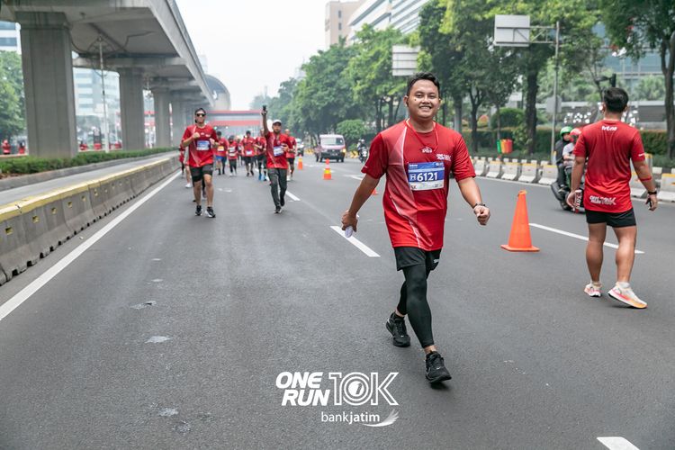 Race photo from ONE RUN 10 K