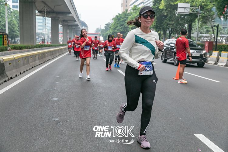 Race photo from ONE RUN 10 K