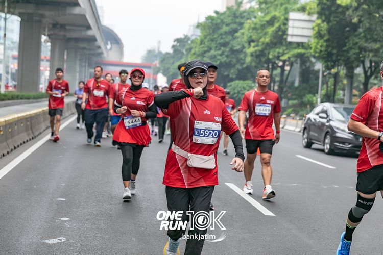 Race photo from ONE RUN 10 K