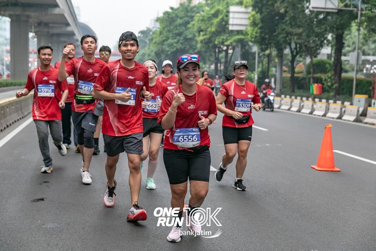 Race photo from ONE RUN 10 K