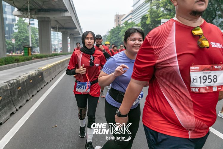 Race photo from ONE RUN 10 K
