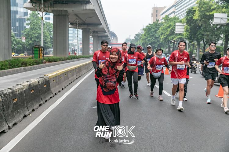 Race photo from ONE RUN 10 K